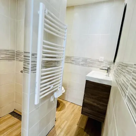 Apartment Luminous Cocoon In *